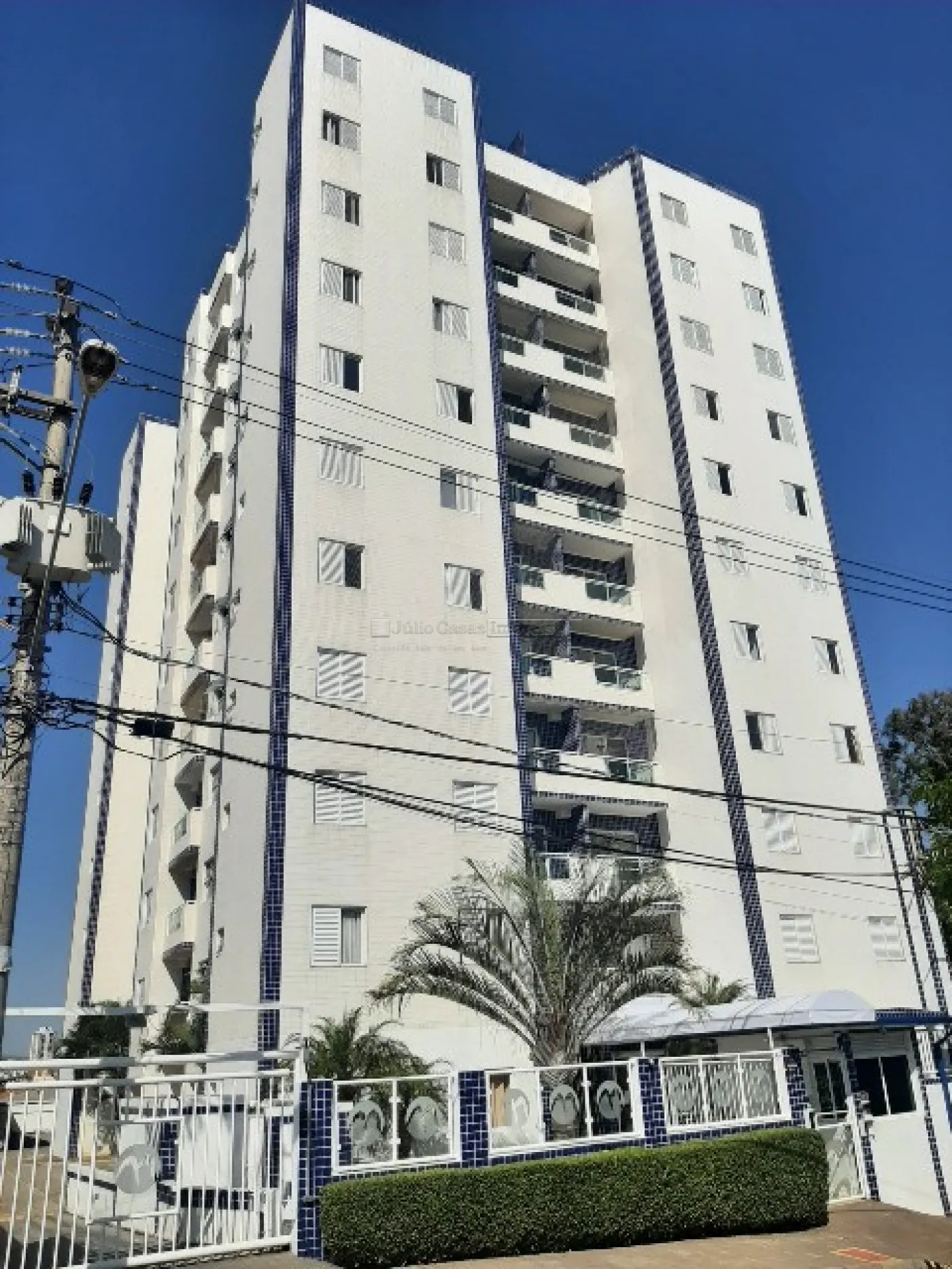 Alugar Apartamento / Padrão em Sorocaba R$ 1.900,00 - Foto 2